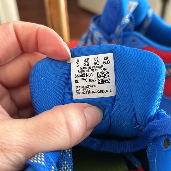 Puma Superman shoes. Size 6 - Picture 6 of 8